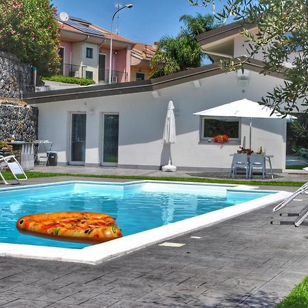 Villa Dedalisa By Holidayngo Ачиреале Экстерьер фото