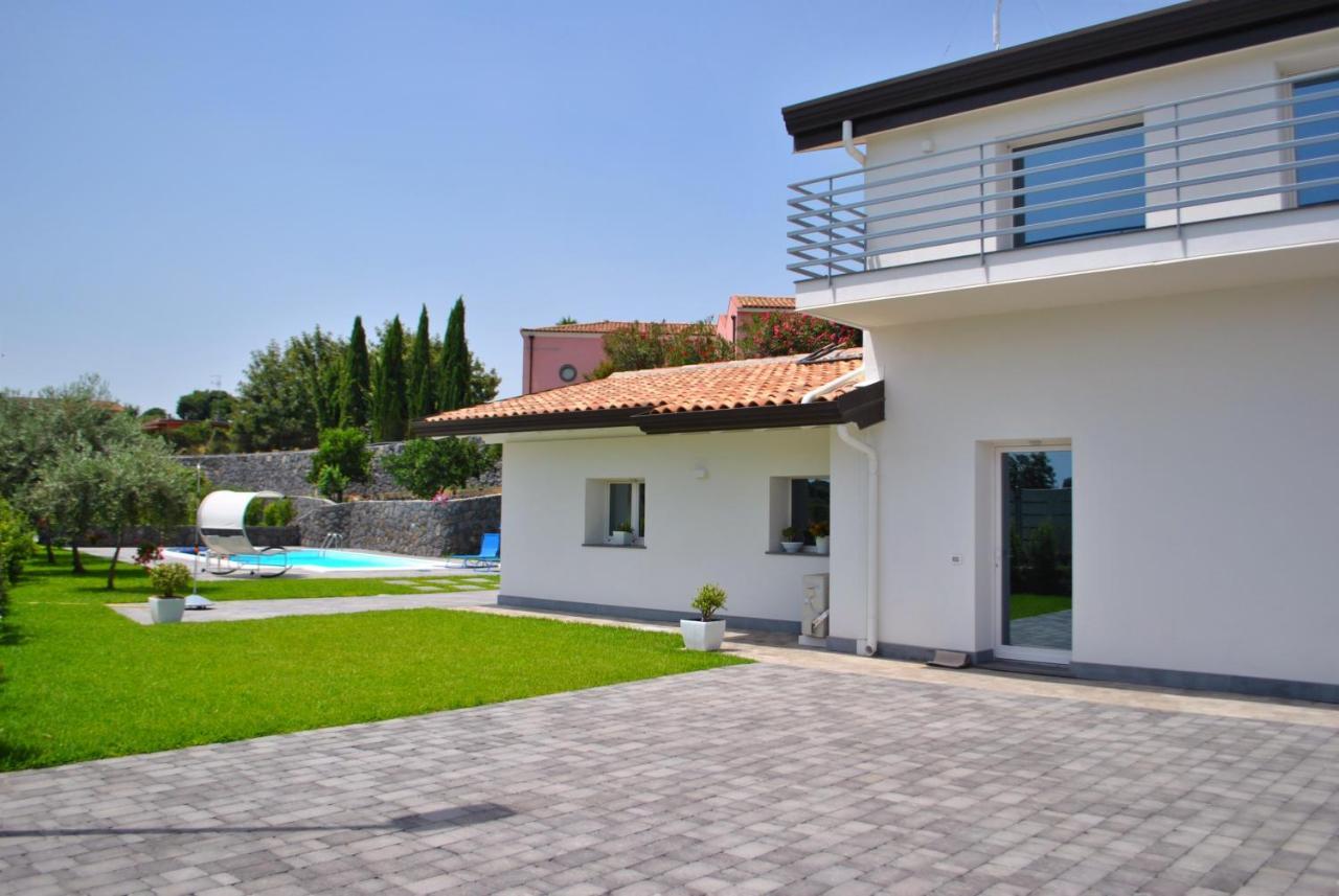 Villa Dedalisa By Holidayngo Ачиреале Экстерьер фото