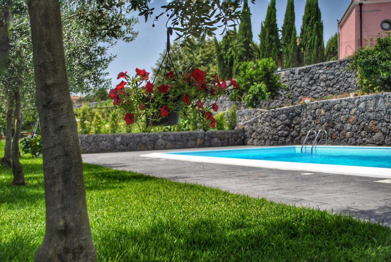 Villa Dedalisa By Holidayngo Ачиреале Экстерьер фото